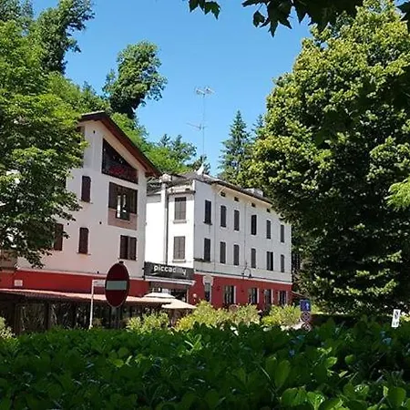 Piccadilly ホテル 2*