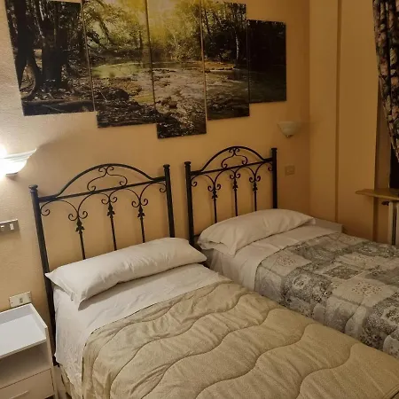 Piccadilly ホテル サンタンドレーア・バーニ