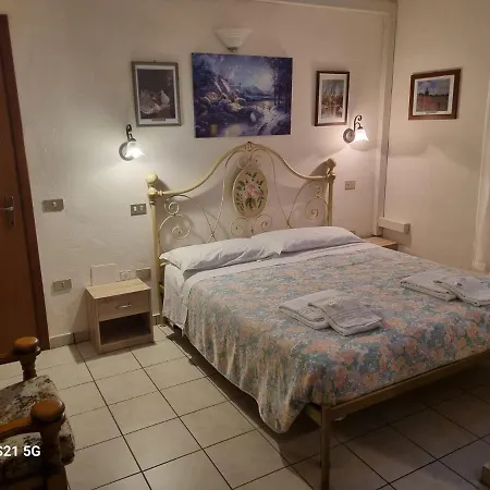 Piccadilly ホテル 2*