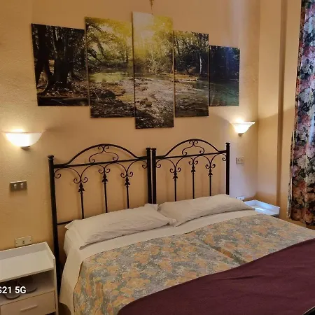 Piccadilly Hotel