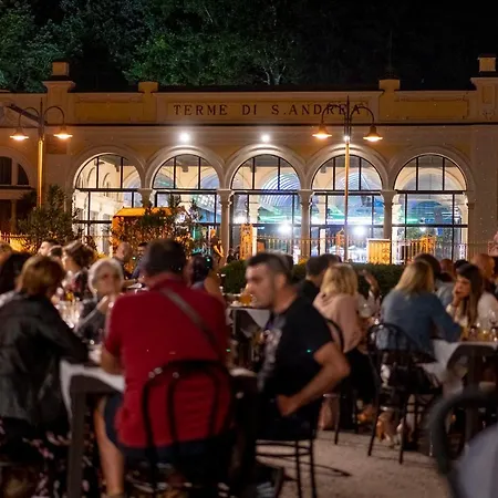 Piccadilly ホテル